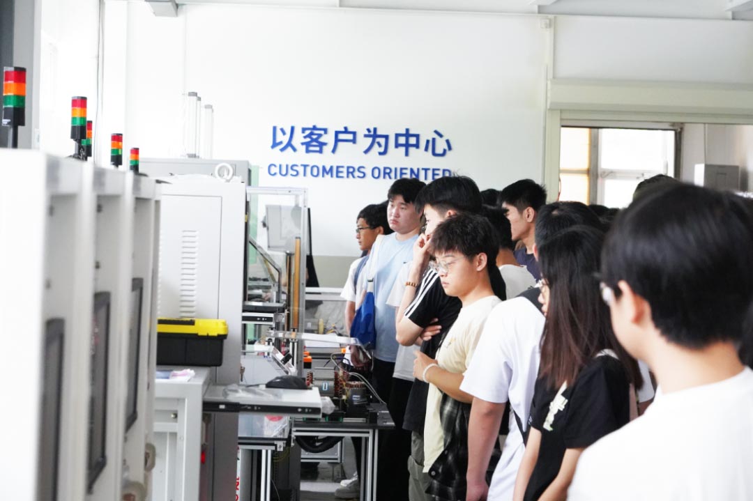中國石油大學(xué)（華東）師生走進(jìn)艾普智能，攜手共促產(chǎn)學(xué)研深度融合