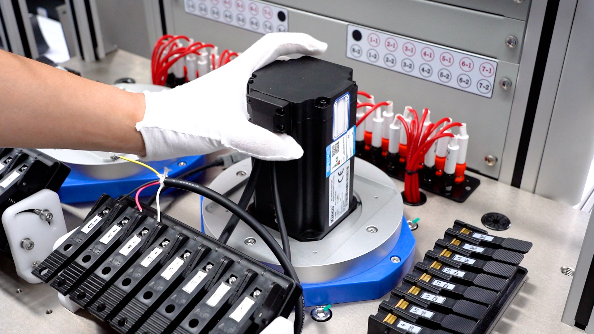 伺服電機(jī)測(cè)試系統(tǒng)應(yīng)用現(xiàn)場(chǎng)—AIP艾普